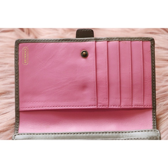 Coach Trifold Wallet Buckle - Picture 6 of 13